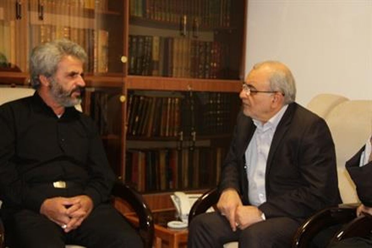 ديدار استاندار قم با خانواده شهيد محسن حججي