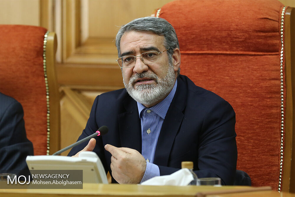 دشمنان به موضوع انتخابات به عنوان یک چالش نگاه می کنند