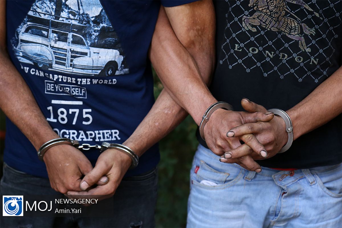 دستگیری دوقلوهای جاعل سند نمره کار خودرو و موتورسیکلت