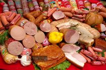 کشف 800 کیلوگرم سوسیس و کالباس غیر بهداشتی در بازرسی از یک اتوبوس