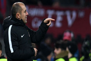 باید در دیدار برابر لایپزیگ پیروز شویم