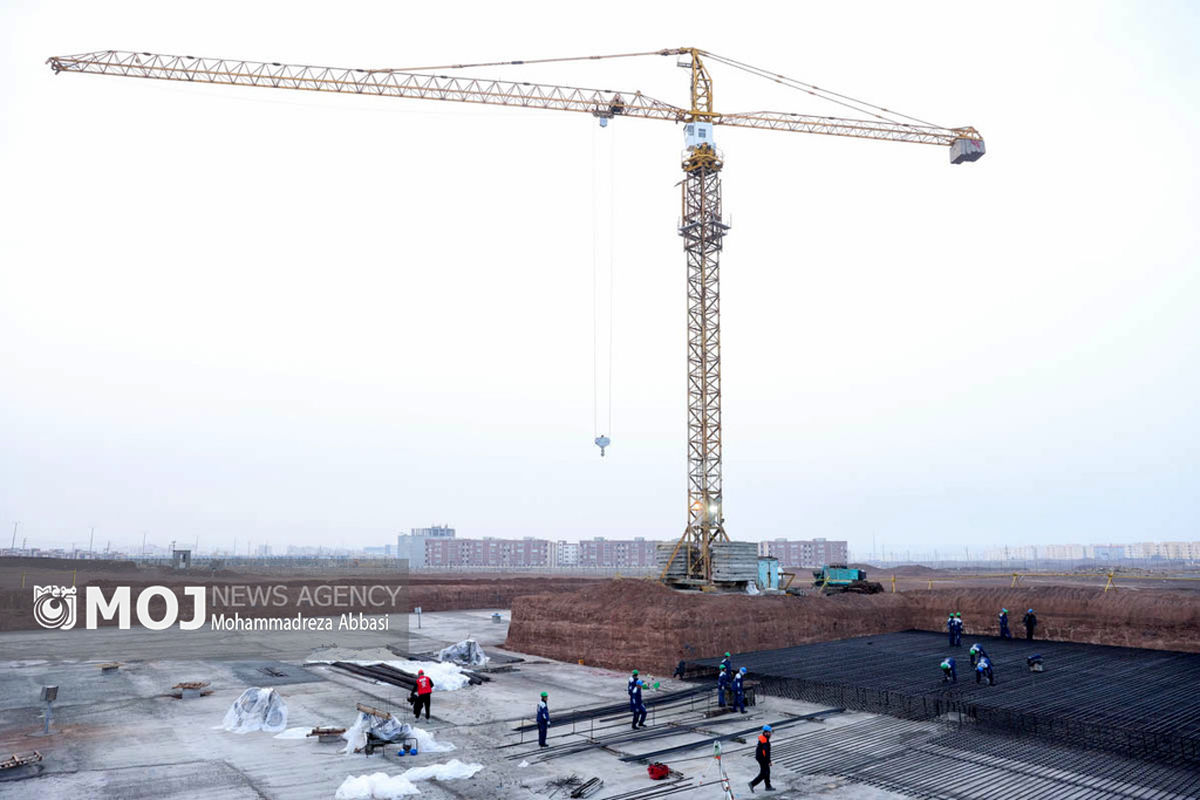 بازدید وزیر راه از پروژه‌های مسکونی و بهداشتی در شهر جدید پرند و شهرستان بهارستان