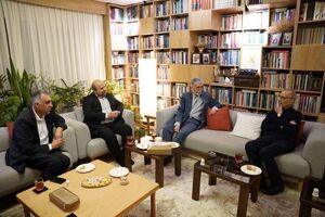  سیدعباس صالحی به دیدار هادی خانیکی رفت