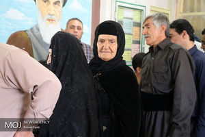 روحانی با کمی اختلاف در لردگان پیشتاز است