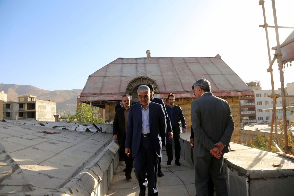 استاندار فارس در بازدید از ساختمان تاریخی منشی باشی