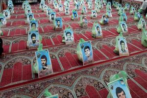 توزیع 110 بسته معیشتی بین نیازمندان در خمینی شهر