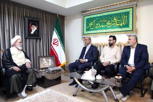 مسئولان مراقب آرامش عمومی جامعه باشند/با وحدت دشمن را زمین‌گیر می‌کنیم