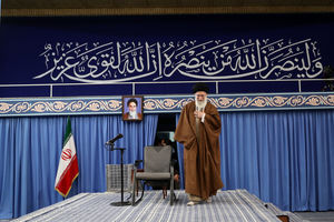 پیام دیوار نوشته رهبر معظم انقلاب در دیدار با دانش آموزان و دانشجویان چه بود؟