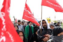 افزایش زمان خدمات رسانی به زائران اربعین توسط خدام امام رضا (ع)