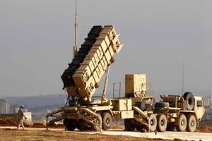 استقرار نظامیان آمریکایی در پایگاه عین الاسد/ سیستم های پاتریوت در حال استقرار است 