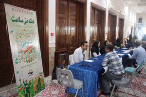 برپایی میز خدمت سلامت در کیش با محوریت تغذیه سالم و سلامت روان