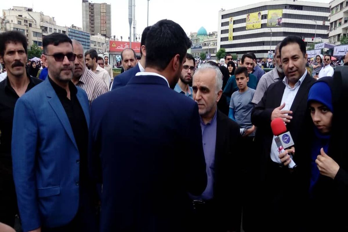 با مشاركت مردم می‌توان با تحریم‌ها مبارزه كرد