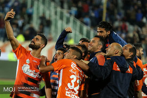 دیدار تیم های فوتبال استقلال تهران و سایپا