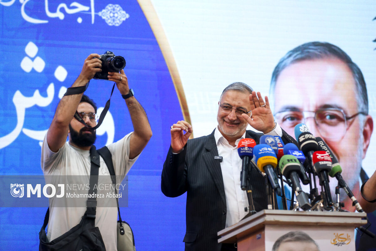 سخنرانی انتخاباتی علیرضا زاکانی در سالن حجاب تهران