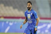 من با تمام وجودم در خدمت استقلال هستم 