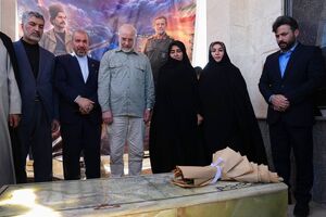 قالیباف به سردار مقاومت ملی رئیسعلی دلواری ادای احترام کرد