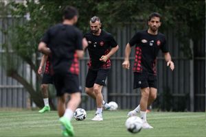  اسماعیل کارتال با وسواس خاصی عملکرد شاگردانش را در تمرین دنبال کرد