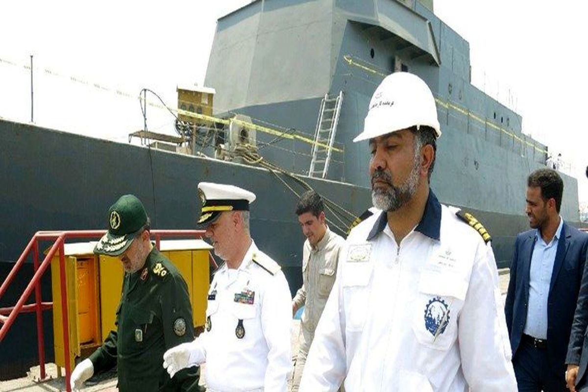 بازدید امیر خانزادی از ناوشکن الوند