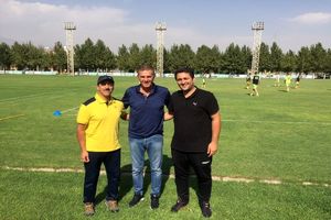 بازدید کی‌روش از تمرین تیم ملی فوتبال نوجوانان