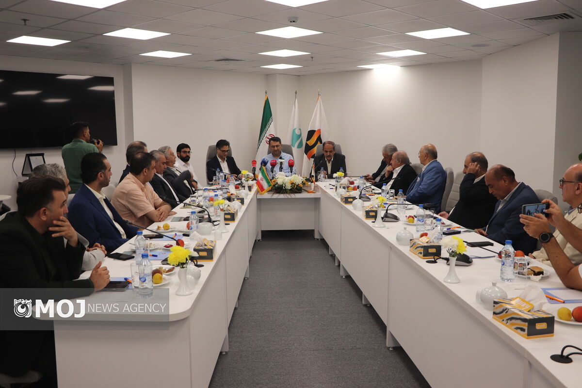 جلسه مدیر عامل با سرمایه گذاران کیش