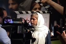 بنی‌اعتماد: می‌خواهند به تحریم‌ها عادت کنیم! / سالن سینما حق سینماگر و مردم است