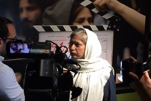 بنی‌اعتماد: می‌خواهند به تحریم‌ها عادت کنیم! / سالن سینما حق سینماگر و مردم است