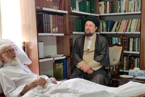 سیدحسن خمینی از آیت الله العظمی نوری همدانی عیادت کرد