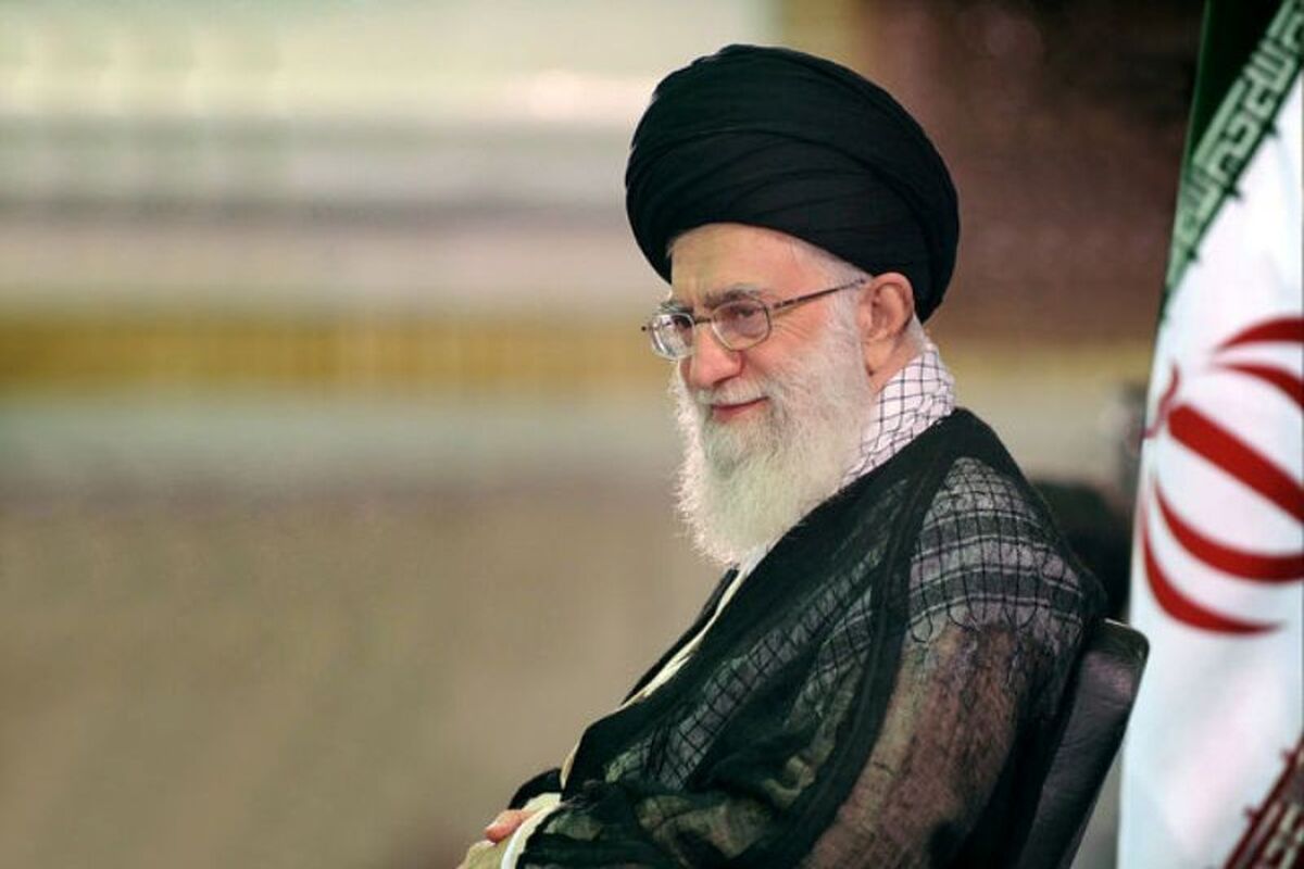 حضرت آیت‌الله خامنه‌ای 