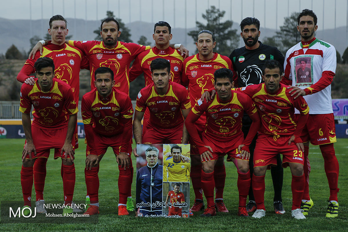 دیدار تیم های فوتبال پرسپولیس تهران و نفت تهران