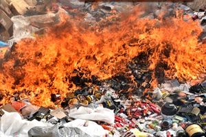 معدوم سازی۴۵۰ کیلوگرم مواد غذایی تاریخ مصرف گذشته در شهرستان رستم