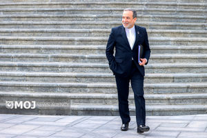 عراقچی برای شرکت در پنجمین دور مذاکرات غیرمستقیم با آمریکا راهی رم شد