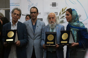 اشک دبیر درآمد/ اهدای نشان عالی صلح به بیضایی و ابتهاج و دو هنرمند پیشکسوت نقاش