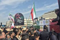 مشهدالرضا، ساحل آرامش دریادلان؛ پیکر ۴ شهید ناو دنا روی دستان مردم تشییع شد