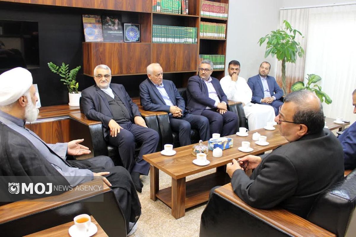 دیدار امام جمعه کیش و بروجردی