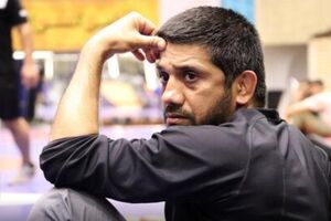 واکنش تند دبیر به انتقاد از سلام نظامی قهرمانان ملی