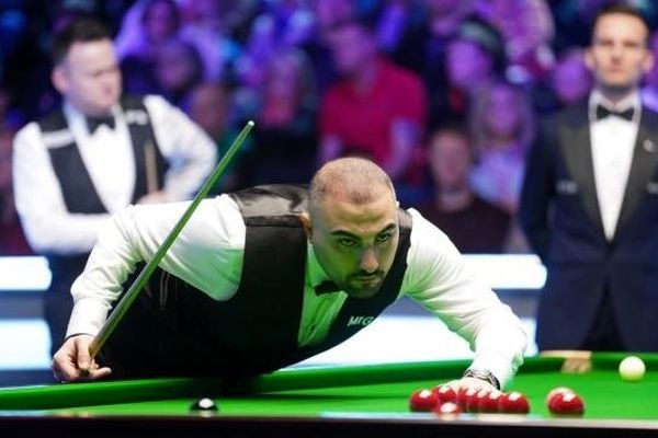 حسین وفایی برابر حریف پاکستانی در قهرمانی اسنوکر جهان پیروز شد