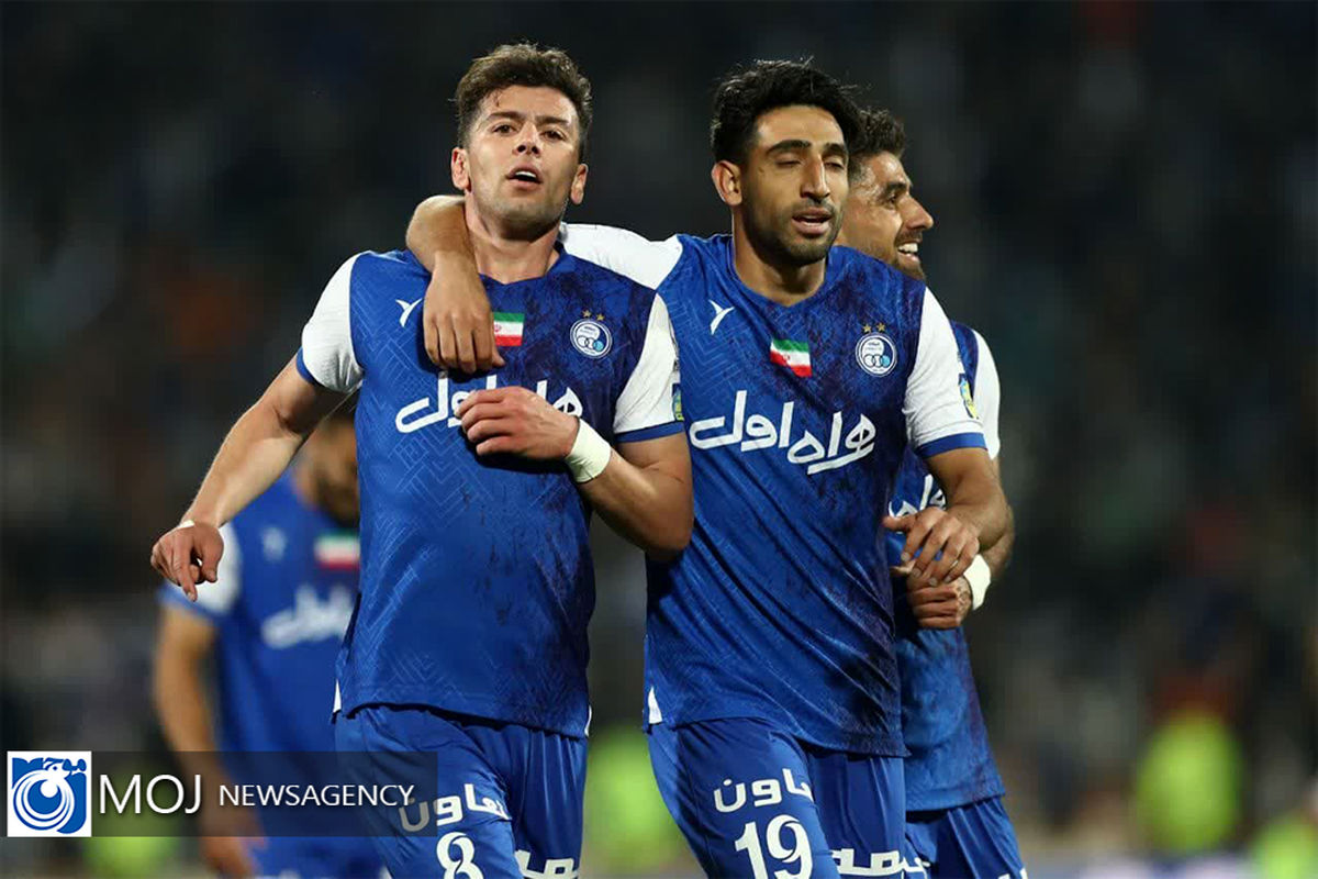 دیدار تیم های فوتبال استقلال و هوادار