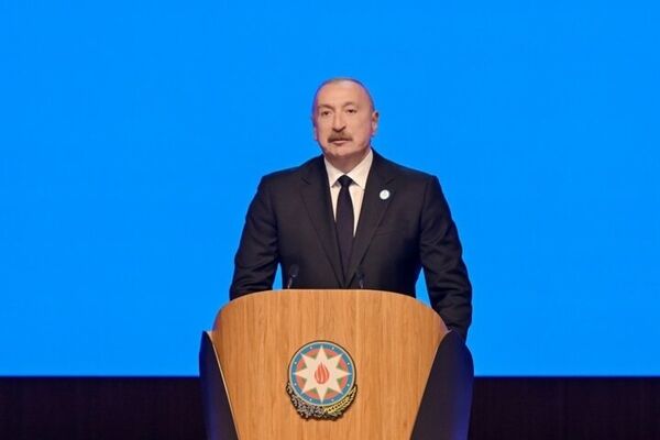 علی‌اف ، آمریکا و چین را «ابرقدرت» نامید