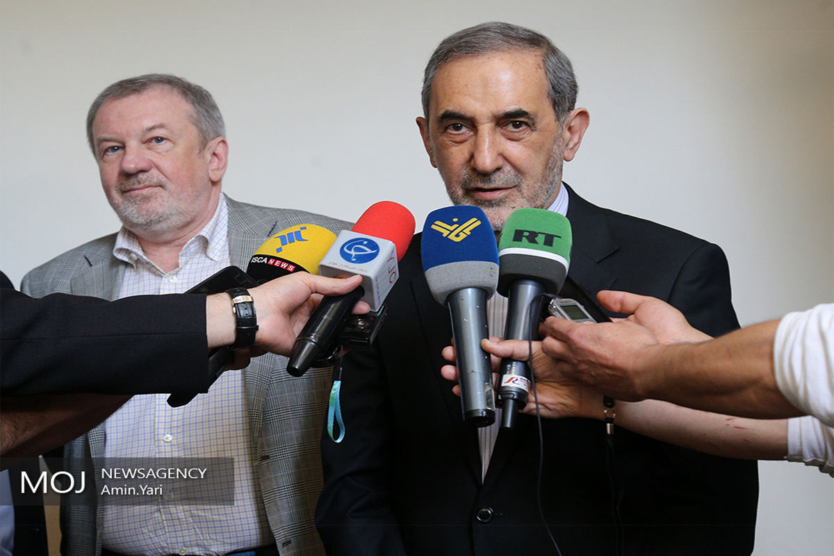 دیدار هیات موسسه والدای روسیه با علی‌اکبر ولایتی