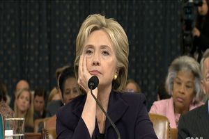 کلینتون در برآورد خطر بنغازی کوتاهی کرد