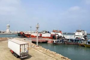 تخلیه و بارگیری بیش از 10هزار TEU کانتینر یخچالی بندر راهبردی جاسک 