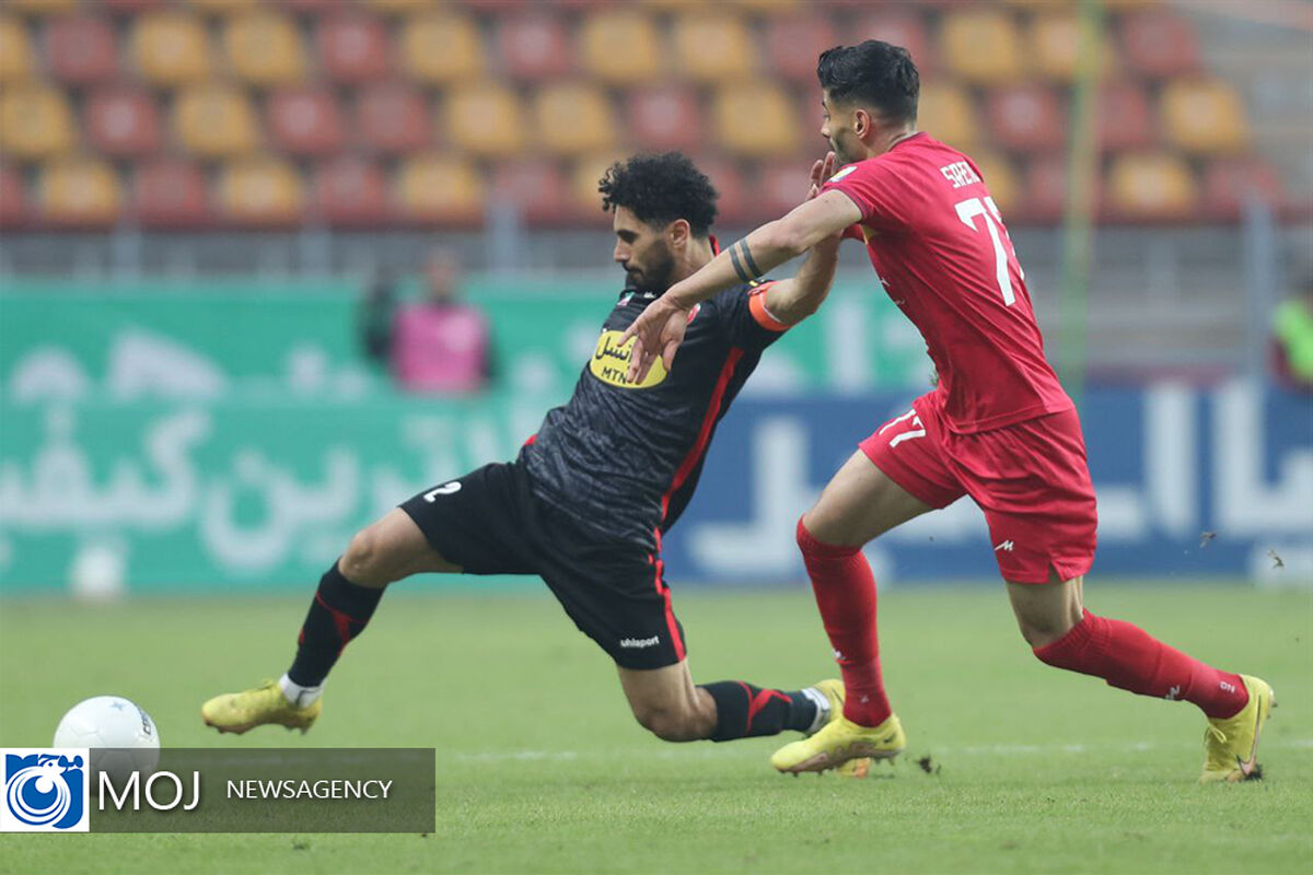 دیدار تیم های فوتبال پرسپولیس و فولاد