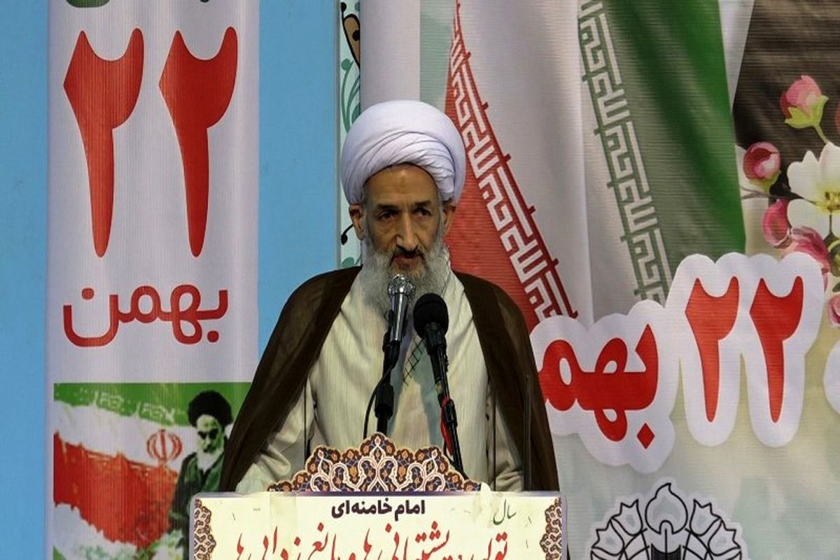 آیت الله لائینی امام جمعه ساری