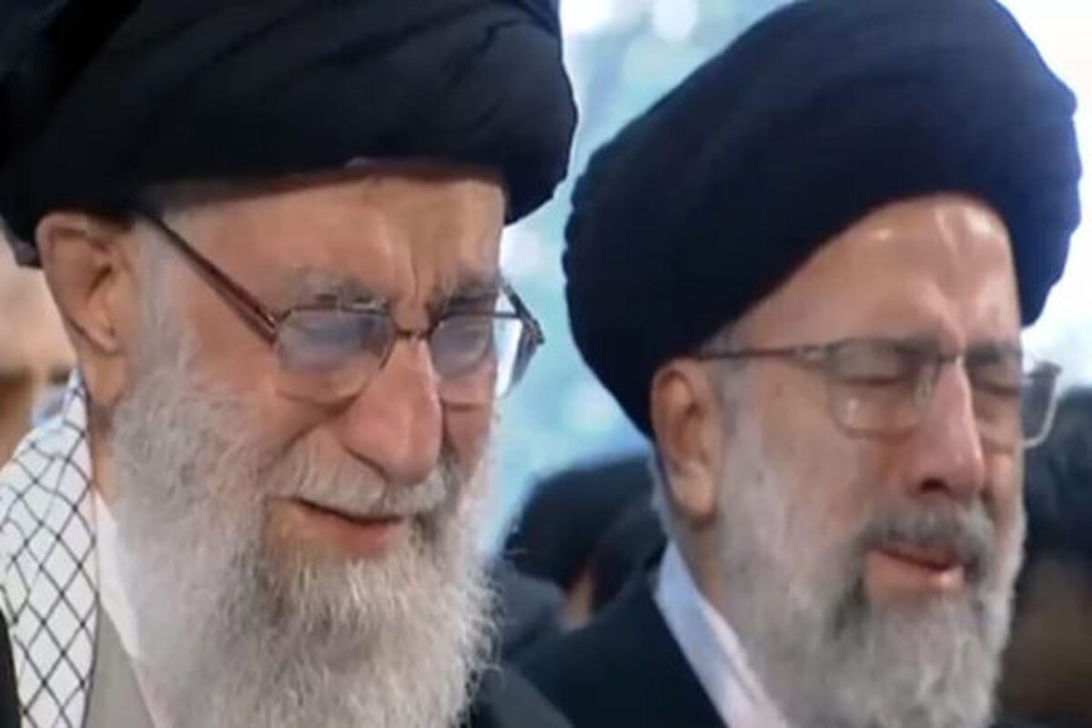 اشک های رهبر انقلاب در سوگ سردار سلیمانی