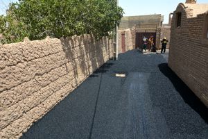 تداوم آسفالت معابر میبد در جهت رفاه و امنیت شهروندان/اتمام عملیات آسفالت کوچه جلوه 11