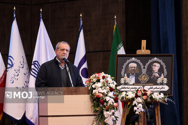 باید ریشه تنش‌های اجتماعی را که زاییده روش‌های غلط آموزشی گذشته است را رفع کنیم