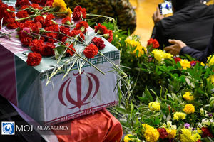 تشییع پیکر 3 شهید تازه تفحص شده دفاع مقدس در اصفهان