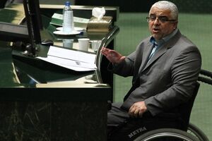 ماجرای یک قهرمان کشتی که آرزو دارد بچه اش به دنیا نیاید!