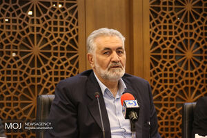 لازمه نجات کشور از بحران اقتصادی همراهی و ورود بخش خصوصی به عرصه اقتصاد است