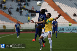 پخش زنده فوتبال استقلال و صنعت نفت آبادان از شبکه سه سیما